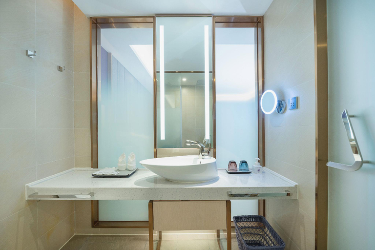 Bathroom 4, Lavande Hotel Zhanjiang West High-speed Railway Station, Zhanjiang