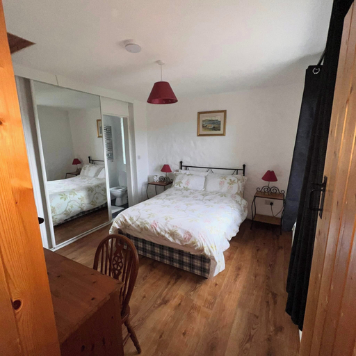 Room 4, Rural Donegal Cottage Near Sandy Beaches