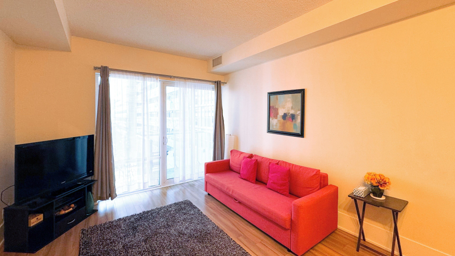 Living area 5, Parkstone Suites, Toronto