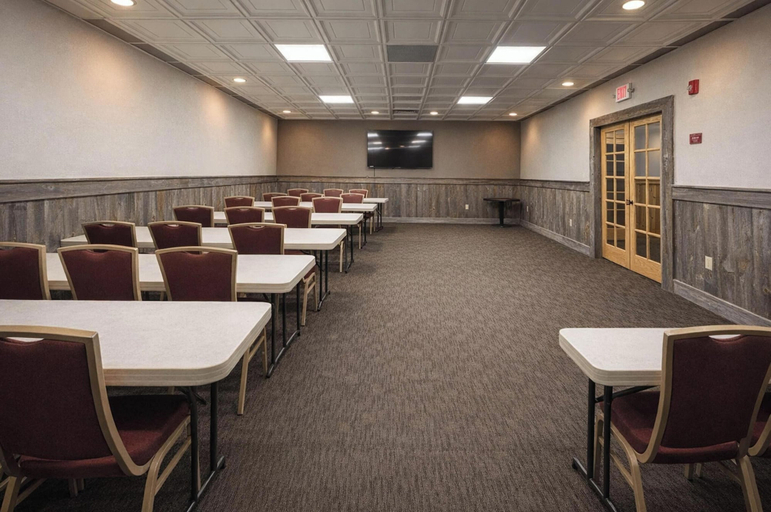 Business center 4, Studio 6 Suites – Rawlins, WY, Carbon