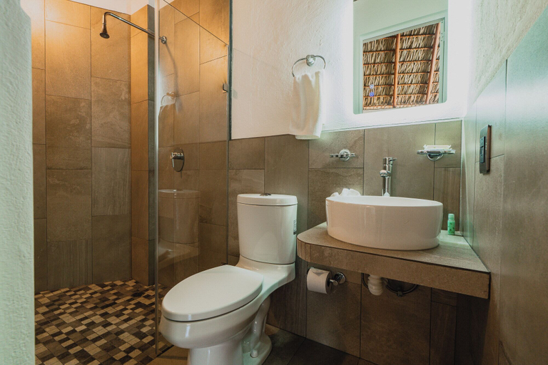 Bathroom 3, Villas & Resort Luz de Luna, Dist. Pochutla