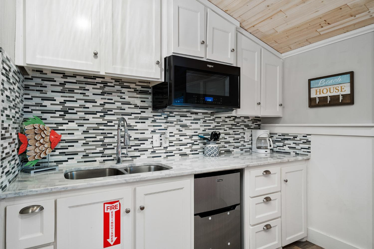 Others 5, Alister Trio three properties, Nueces