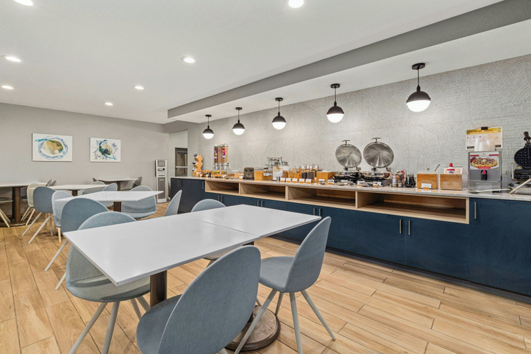 Food & Drinks 5, Towneplace Suites By Marriott Brookfield, Waukesha