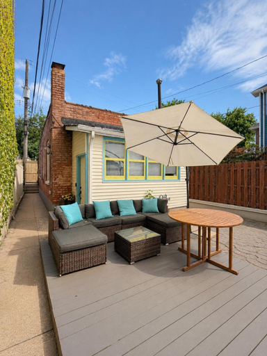 Exterior & Views, Logan Square Coach House, Cook