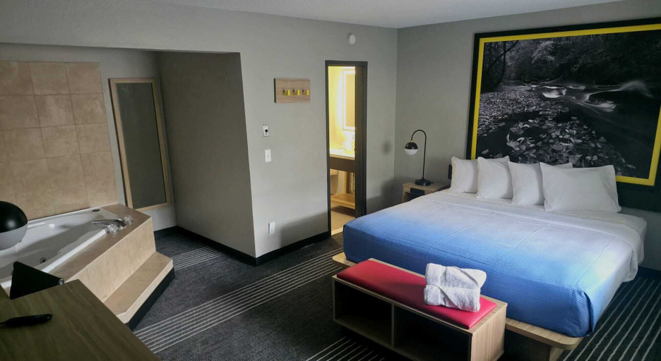 Bedroom 5, Super 8 by Wyndham Monticello NY, Sullivan
