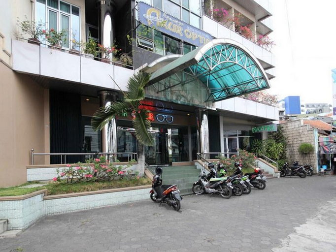 Exterior & Views 2, Akur Hotel Malioboro Mitra RedDoorz, Yogyakarta