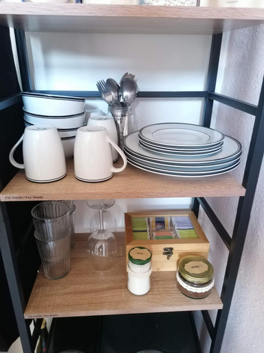 Bedroom, Zwei Charmante Privatzimmer mit Wohnbereich in zentraler Berliner Wohnung, Berlin