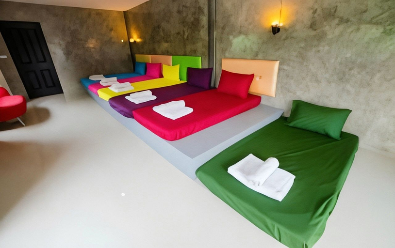 Bedroom 3, The Rest Hotel, Pattaya