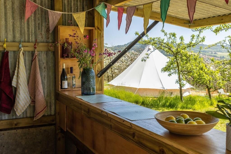 Private kitchen 3, Bowhayes Farm Sanctuary - Glamping, Devon