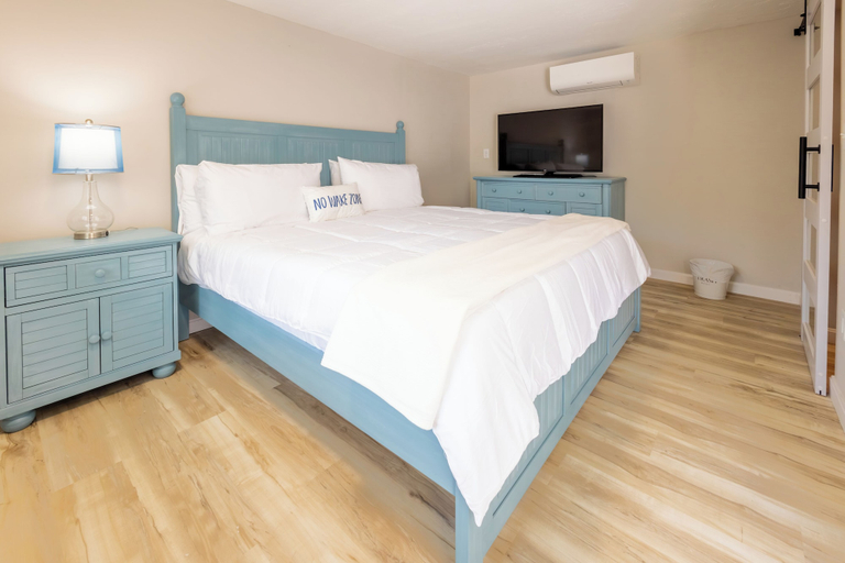 Room 5, Blue Lobster Inn, Barnstable