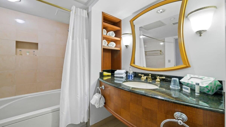 Bathroom 5, Sleep 4 Boardwalk Stylish Studio by CozySuites, Atlantic