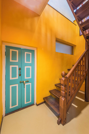 Interior 5, CosmicStays Raanjai, Pune