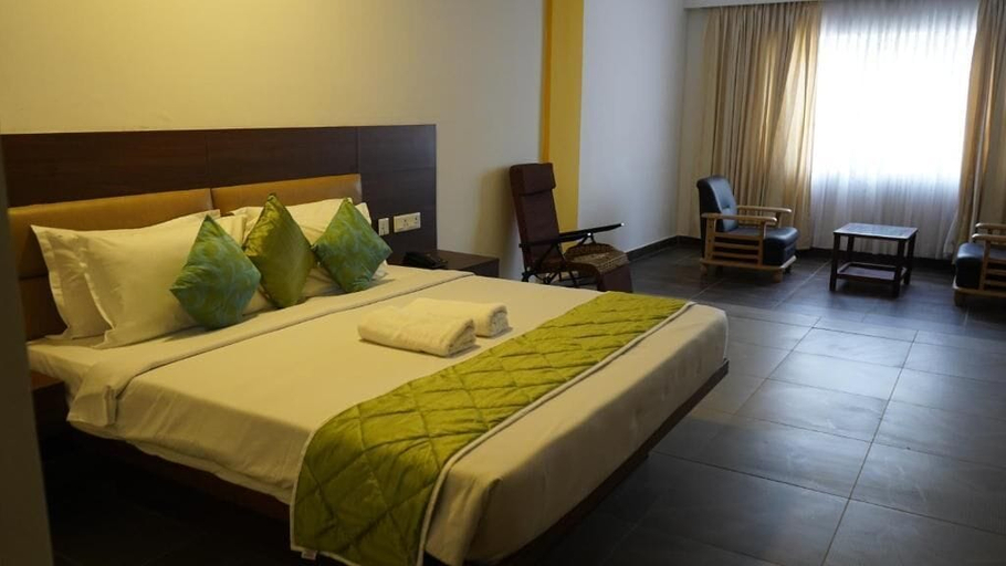Room 4, The Kings Hotel, Thoothukkudi