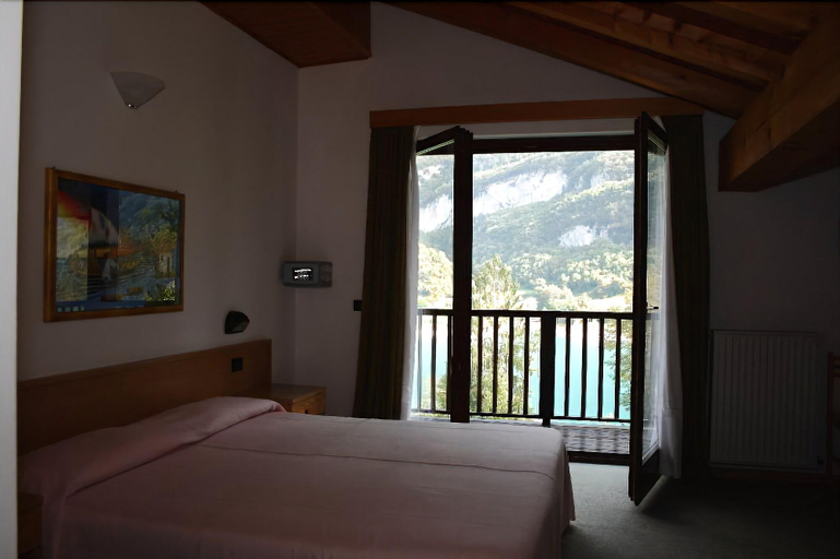 Bedroom 3, Albergo Stella Alpina, Trento