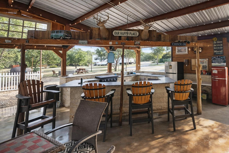 Food & Drinks 3, MeMaws Country Cabin, Bandera