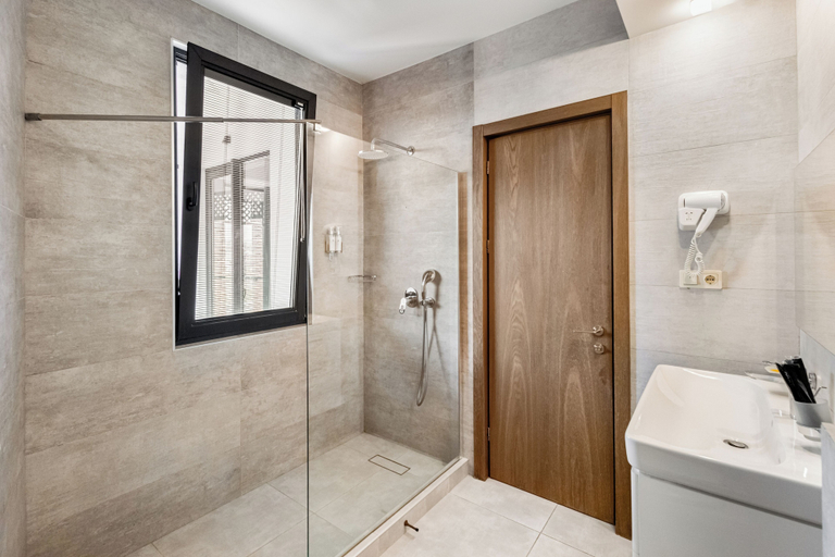 Bathroom 5, Hotel Flames, Tbilisi