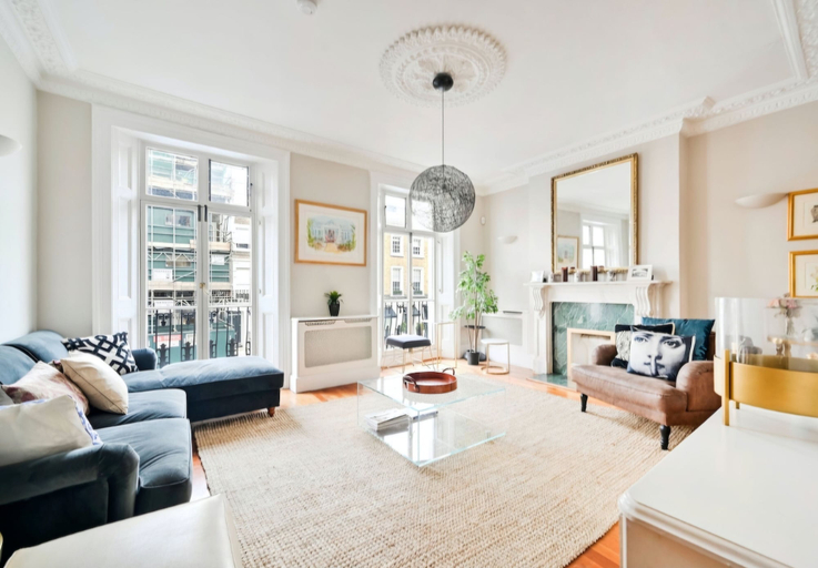 Living area 3, Luxury 5-bed Townhouse - Sleeps 10, Near Harrods, London
