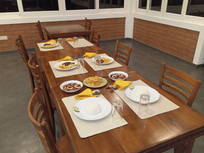 Food & Drinks, Leon Hilltop Resort, Yatiyanthota