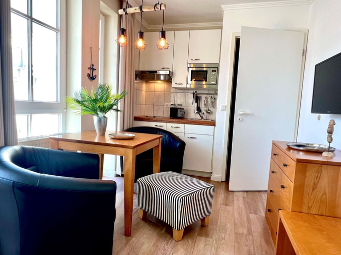 Living room 5, Kompakte Ferienwohnung im Seepark Sellin mit Balkon, Vorpommern-Rügen