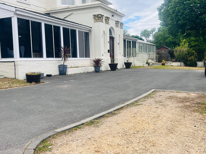 Exterior 3, Hotel Haveli Ltd., Hampshire