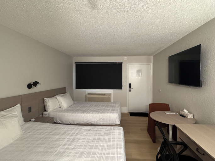 Bedroom 4, Coast Red Deer Hotel, Division No. 8