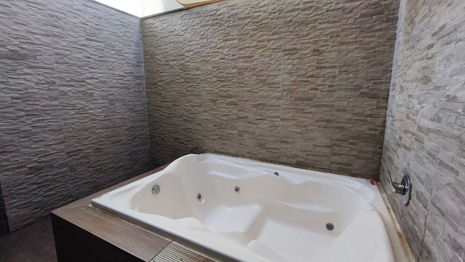 Bathroom 3, Ora Beach, Ipojuca