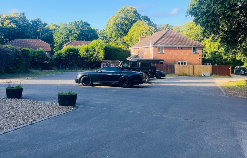 Property grounds, Hotel Haveli Ltd., Hampshire