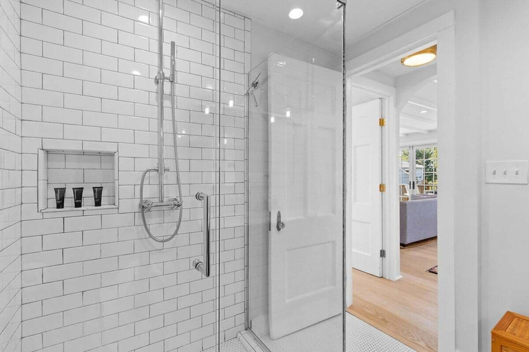 Bathroom 4, Harborside Cottage, Walk to Downtown, Knox