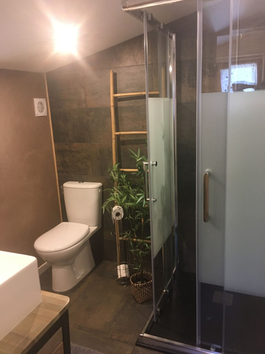 Room 2, La Bernadole, Ariège