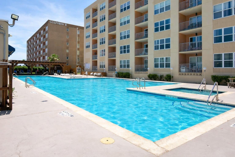 Sport & Beauty 5, EZ Beach Access - Great Family Condo - Spacex View, Cameron