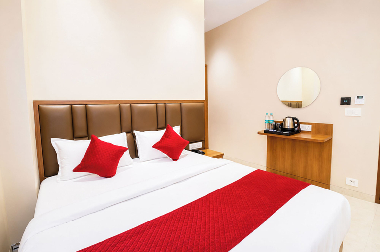 Room 2, Hotel Ascent Star Inn Mumbai, Mumbai Suburban