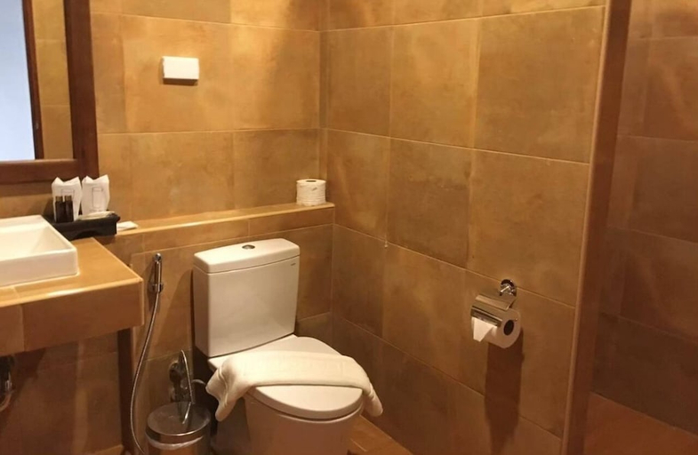 Bathroom 4, Nan Green Lake View Resort, Muang Nan