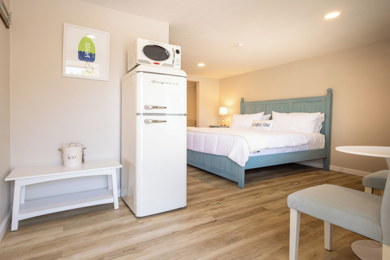 Room 4, Blue Lobster Inn, Barnstable