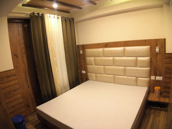 Room 2, Backwoods B&B Mall Road Shimla, Shimla