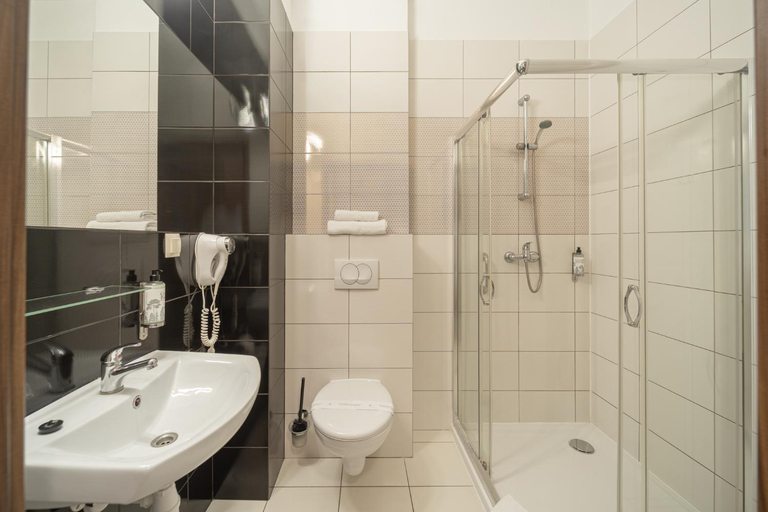 Bathroom 3, Hotel Cztery Pory Roku BUSINESS & SPA, Bielsk