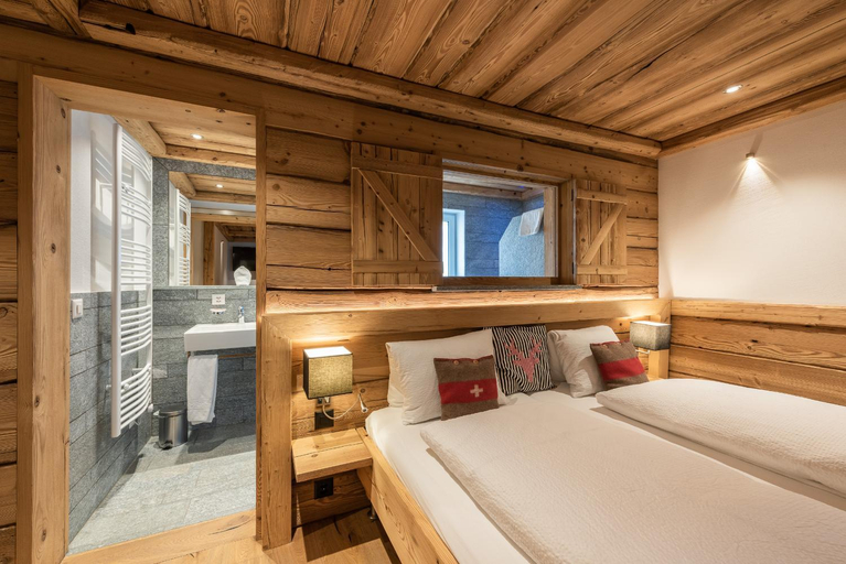 Bedroom, Hotel Crusch Alba Zernez, Inn