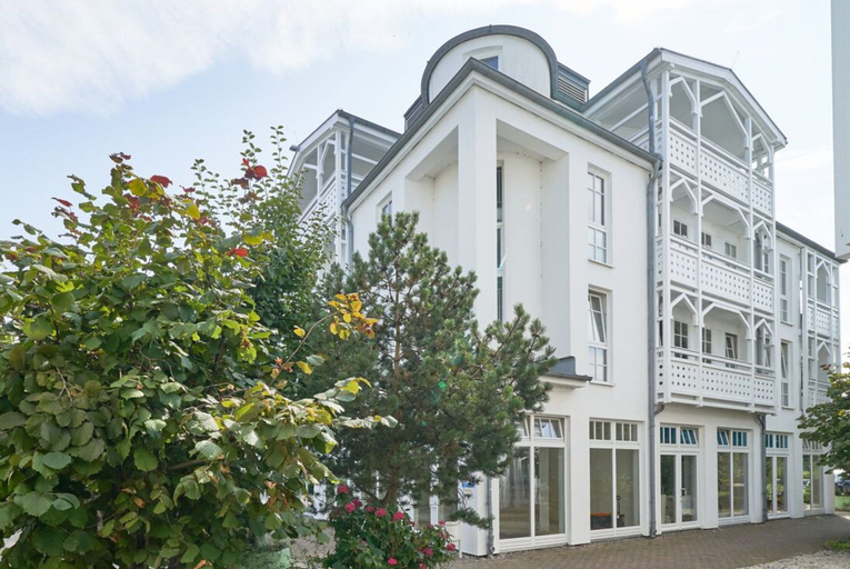 Garden, Stilvolle Ferienwohnung Nahe Ostseestrand in Sellin, Vorpommern-Rügen