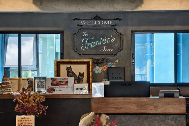Public Area, Frankie's Inn, Pattaya
