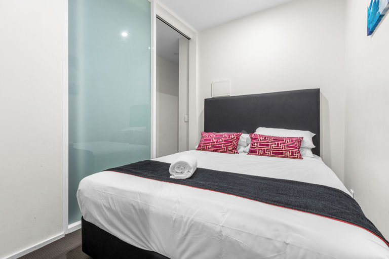 Bedroom 5, Comfort Apartments on Elizabeth, Melbourne