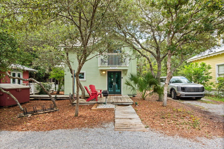 Exterior & Views 2, Located in Seaside - Sleeps 4, Walton