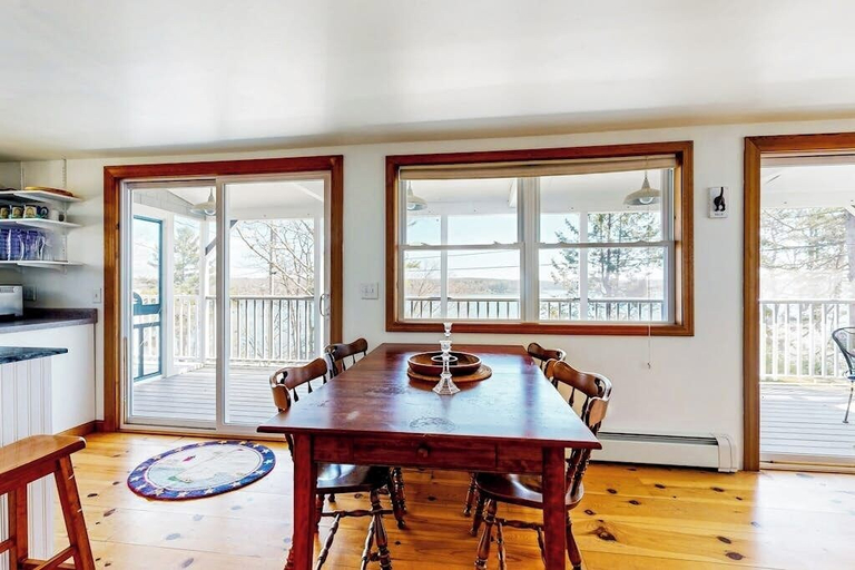 Room 3, Dog-friendly River-view Home With Wood Stove, Deck, Patio, Dock, Beach, Grill, Lincoln
