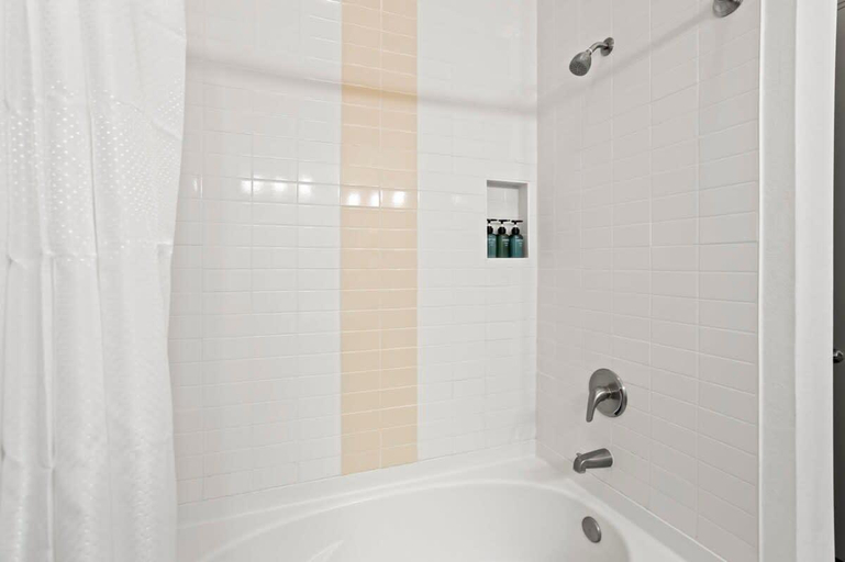 Bathroom 4, Modern Town Lake CozySuites, Maricopa