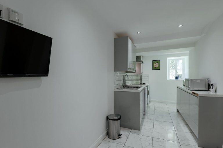 Others 5, Contemporary Garden Flat in Clifton, Bristol
