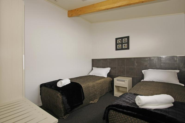 Bedroom 2, 151 On London Motel & Conference Centre, Wanganui