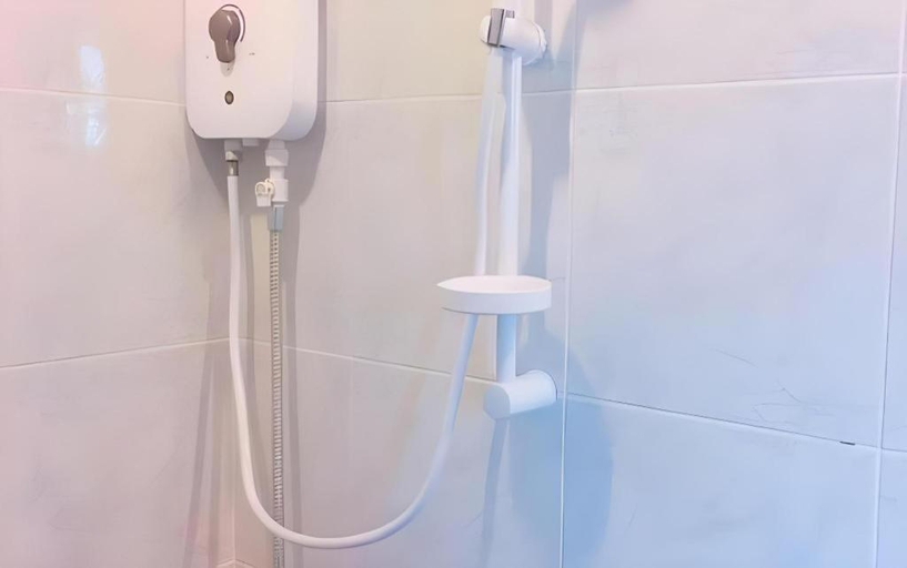 Bathroom 3, Kosit One Hotel, Buang Sam Phan