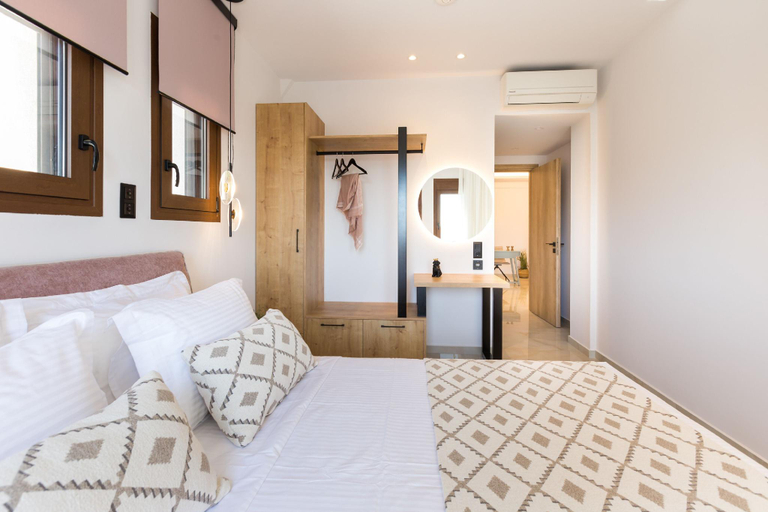 5, Villa Santa Irini 2 - With Heated Pool, Crete