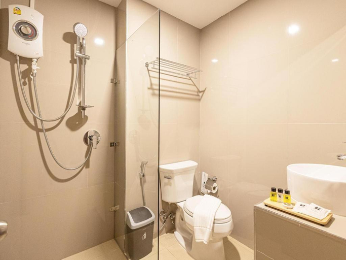 Bathroom 4, B2 Phitsanulok Boutique & Budget Hotel, Muang Phitsanulok