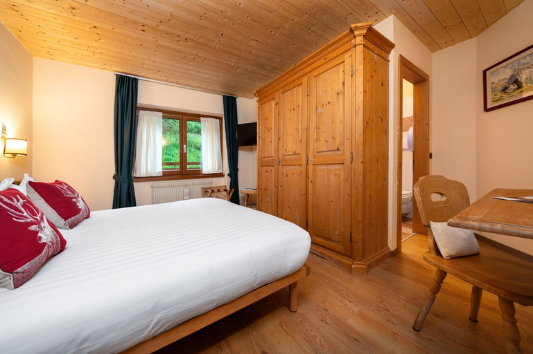 Bedroom 2, Hotel Garni La Montanara, Trento