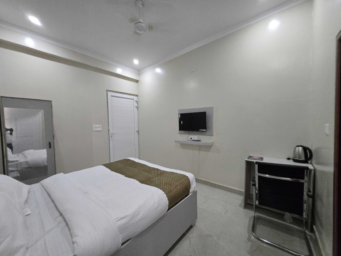 Room 2, Classic Pine Villa, Lucknow