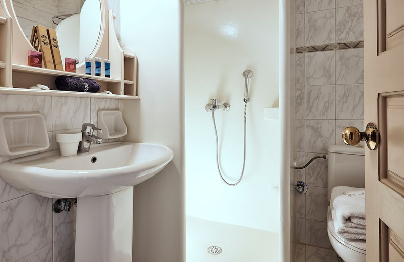 Bathroom 3, Naxos Magic Village, South Aegean